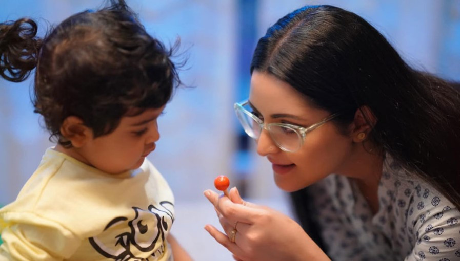কলকাতায় এসেই অসহায় হয়ে পড়েছেন পরীমণি,গুরুতর অসুস্থ পুত্র